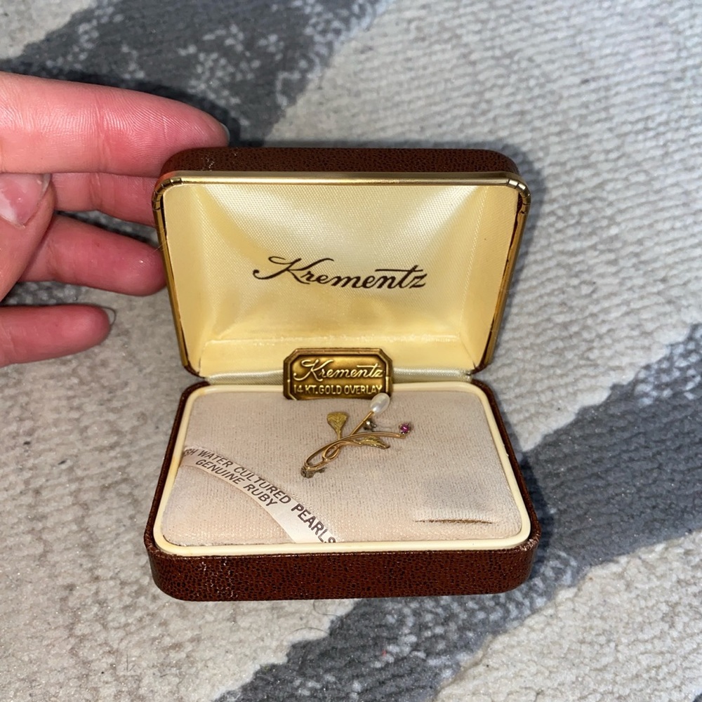 14k gold pin